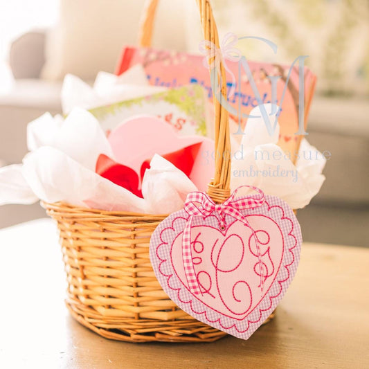 In the Hoop Scalloped Bean Stitch Heart Tag Embroidery Design