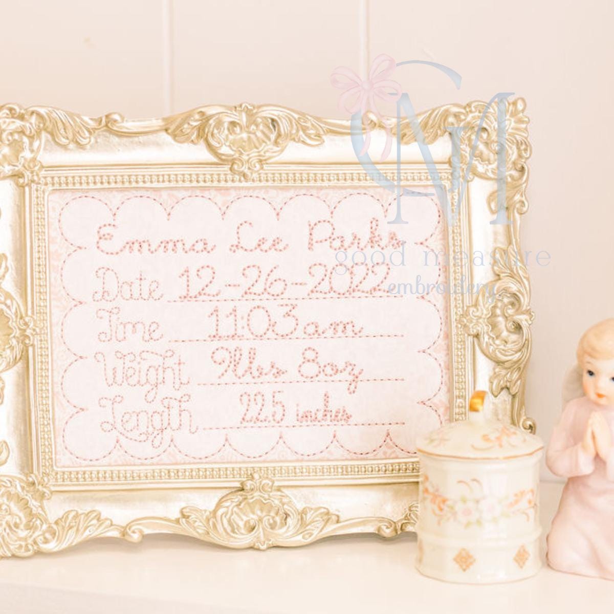 In the Hoop Scalloped Baby Stats Name Card Embroidery Design