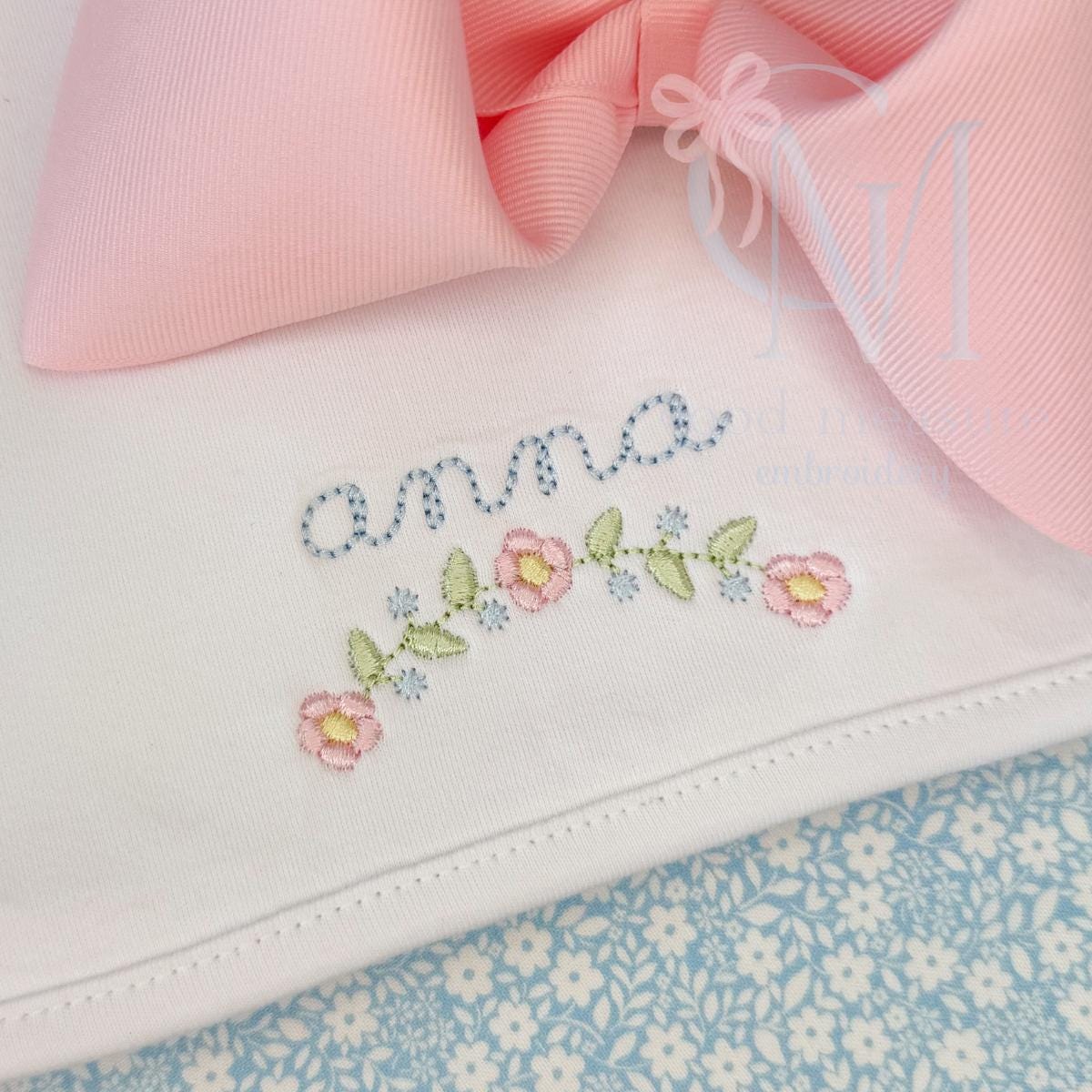 Vintage Daisy Spray Embroidery Design