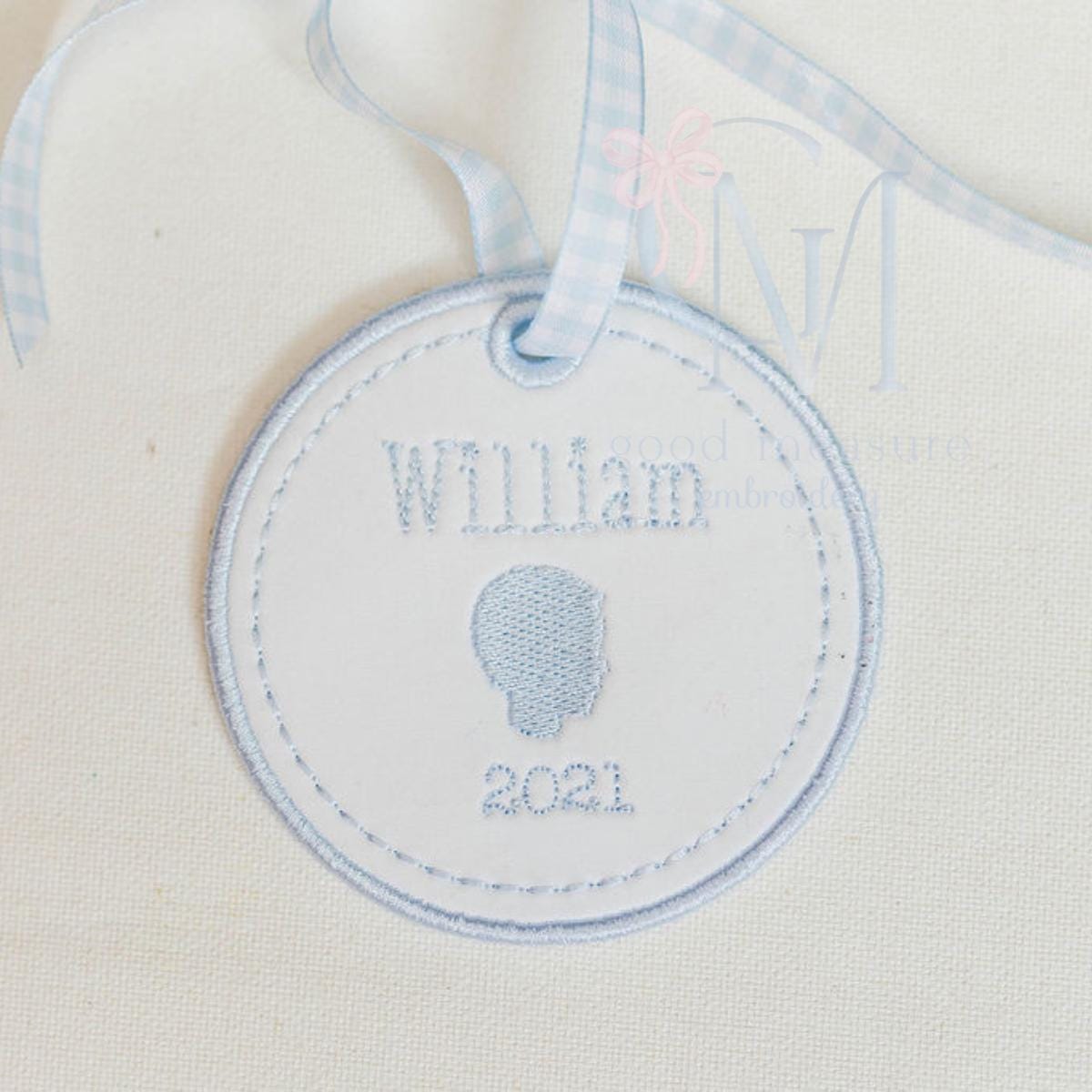 In the Hoop Satin Circle Ornament Tag with Dash Detail Embroidery Design