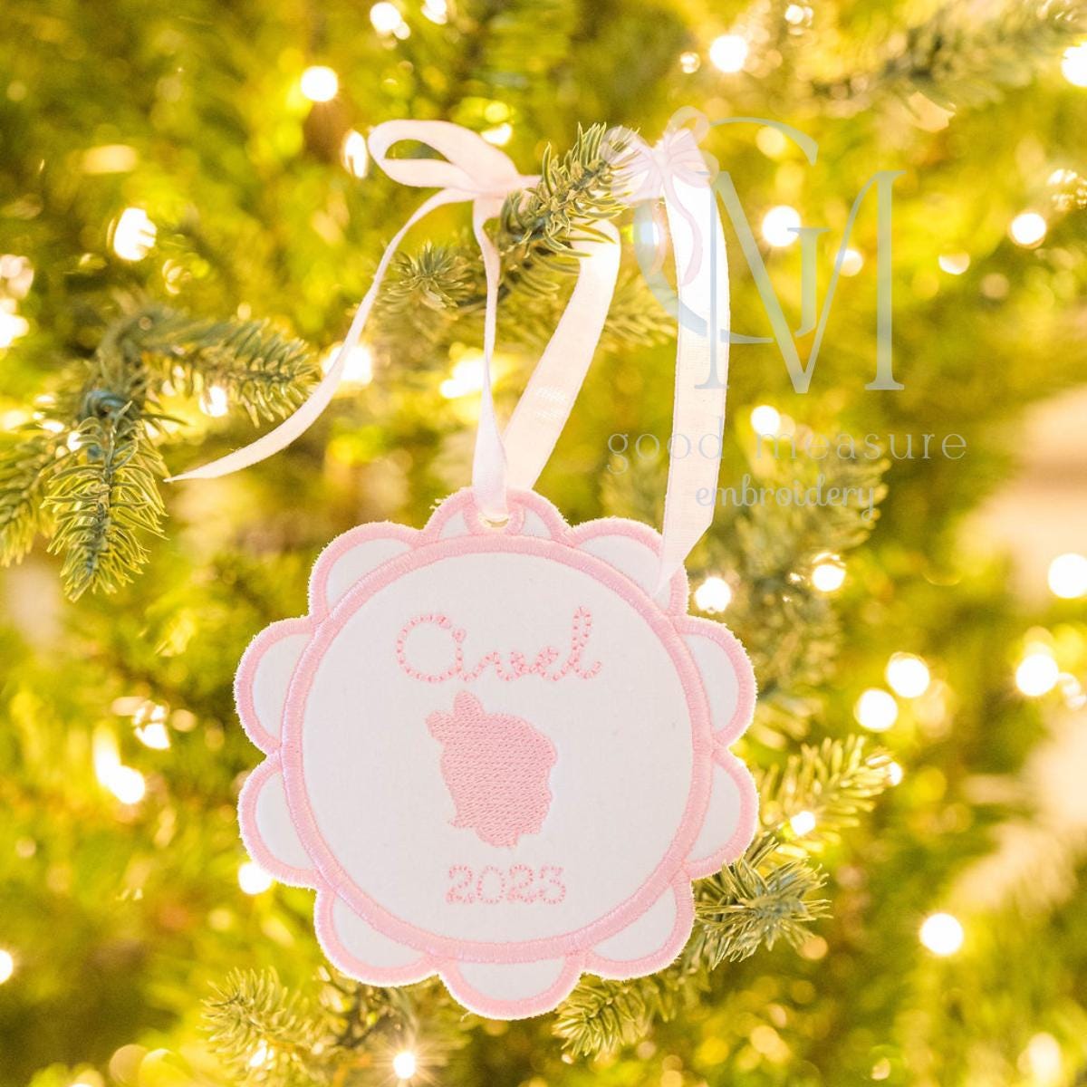 In the Hoop Satin Scallop Circle Ornament Embroidery Design