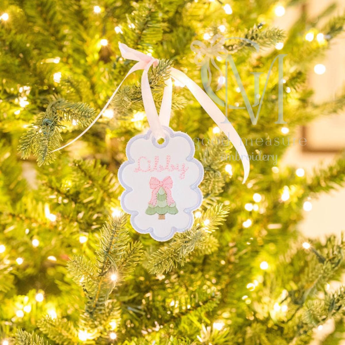 In the Hoop Scallop Oval Ornament Embroidery Design
