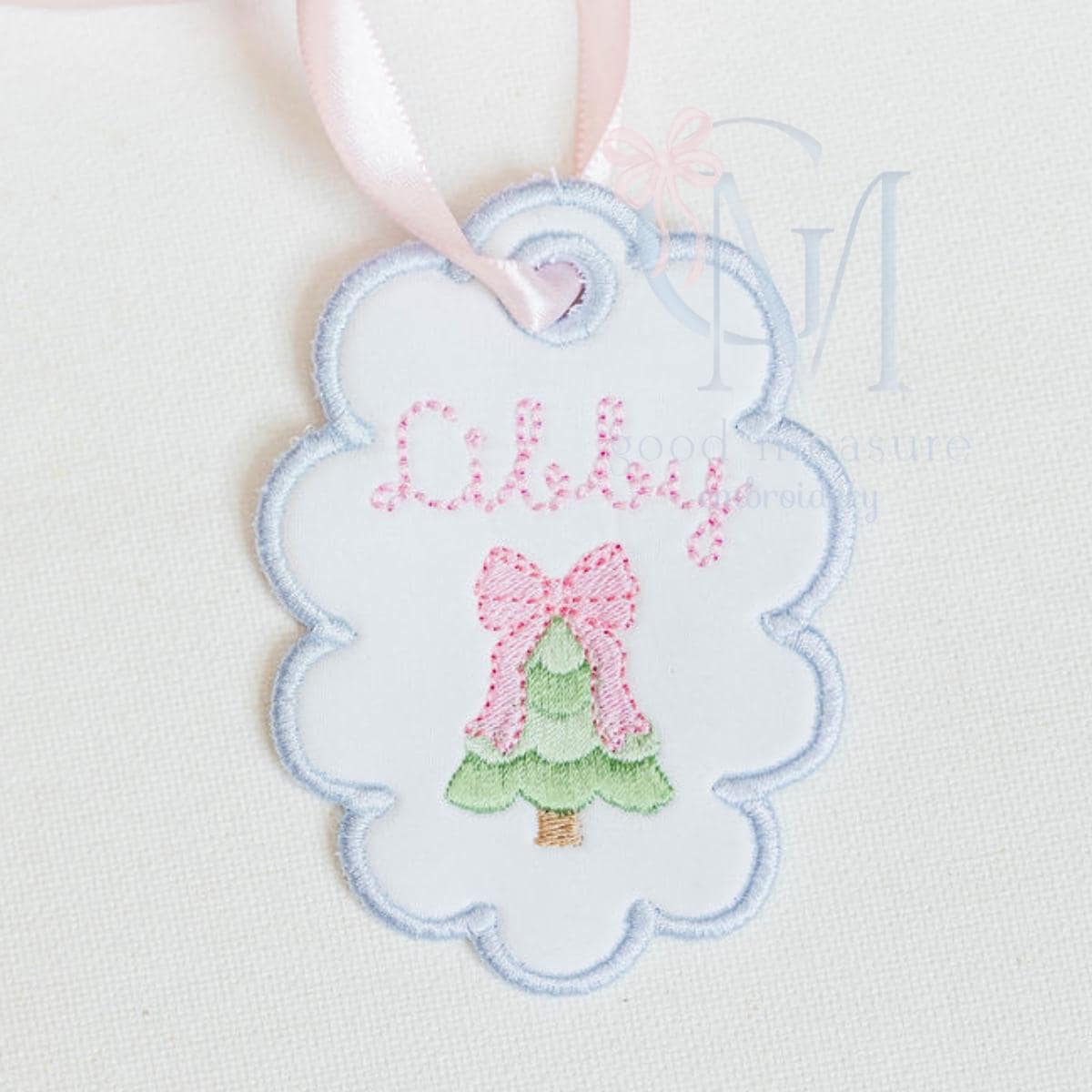In the Hoop Scallop Oval Ornament Embroidery Design